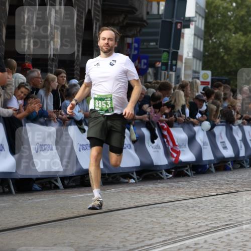 13.09.2026 - 21. swb-Marathon Bremen Strokosch-Dieckow http://msf.ph/oto/10323305 13.09.2026 13:24:51 Ziel 789, 790, 1582, 3375, 3524, 3994, 4000, 5328, 5572, 5668, 5669, 5929, 5953, 6080, 7156, 7568, 8310, 8636, 8784, 8881, 9264, 9541, 9573, 9676, 10069, 10071, 10097, 972, 1080, 1264, 2322, 2761, 3105, 4091, 4113, 4507, 4918, 4973, 6079, 6360, 6544, 6943, 7409, 7854, 8245, 9073, 9152, 9360 meine-sportfotos.de