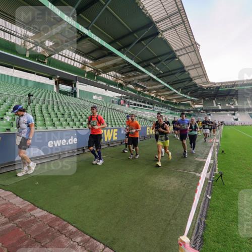 13.09.2026 - 21. swb-Marathon Bremen Michael Burmester http://msf.ph/oto/10323309 13.09.2026 13:25:06 Laufen im Stadion 137, 182, 213, 294, 324, 505, 530, 543, 548, 645, 721, 723, 739, 743, 752, 815, 818, 966, 1273, 1410, 1443, 1459, 1463, 1471, 1487, 1491, 1504, 1515, 1561, 1597, 1598, 1744, 1828, 1830, 1944, 1953, 2058, 2059, 2095, 2211, 2252, 2267, 2271, 2286, 2298, 2308, 2312, 2323, 2354, 2445, 2465, 2483, 2497, 2503, 2506, 2554, 2571, 2591, 2644, 2752, 2762, 2768, 2776, 2833, 2878, 2896, 2981, 3005, 3097, 3142, 3211, 3259, 3288, 3289, 3298, 3306, 3312, 3329, 3364, 3381, 3390 meine-sportfotos.de