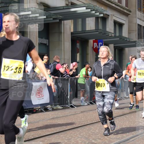 13.09.2026 - 21. swb-Marathon Bremen Strokosch-Dieckow http://msf.ph/oto/10323317 13.09.2026 10:59:51 Ziel 10144, 10175, 10758, 10810, 10867, 11016, 11071, 11129, 11158, 11159, 11160, 11250, 11259, 11445, 11453, 11524, 11525, 11528, 11547, 11587, 11588, 11589, 11623, 11879, 11907, 12105, 12106, 12123, 12190, 12238, 12239, 12274, 12291, 12352, 12394, 10147, 10236, 10355, 10669, 10691, 10745, 10928, 10929, 11054, 11056, 11089, 11194, 11207, 11419, 11427, 11501, 11519, 11594, 11637, 11803, 11904, 12138, 12238, 12239, 12242, 12243, 12481 meine-sportfotos.de