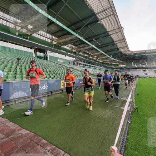 13.09.2026 - 21. swb-Marathon Bremen Michael Burmester http://msf.ph/oto/10323318 13.09.2026 13:25:06 Laufen im Stadion 137, 182, 213, 294, 324, 505, 530, 543, 548, 645, 721, 723, 739, 743, 752, 815, 818, 966, 1273, 1410, 1443, 1459, 1463, 1471, 1487, 1491, 1504, 1515, 1561, 1597, 1598, 1744, 1828, 1830, 1944, 1953, 2058, 2059, 2095, 2211, 2252, 2267, 2271, 2286, 2298, 2308, 2312, 2323, 2354, 2445, 2465, 2483, 2497, 2503, 2506, 2554, 2571, 2591, 2644, 2752, 2762, 2768, 2776, 2833, 2878, 2896, 2981, 3005, 3097, 3142, 3211, 3259, 3288, 3289, 3298, 3306, 3312, 3329, 3364, 3381, 3390 meine-sportfotos.de