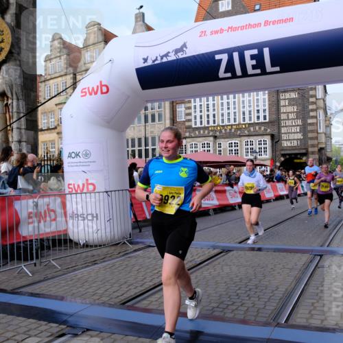 13.09.2026 - 21. swb-Marathon Bremen Tim E. http://msf.ph/oto/10323343 13.09.2026 10:59:44 Ziel 10147, 10377, 10492, 10745, 10922, 11151, 11207, 11500, 11519, 11594, 11873, 12267, 12295, 12481, 12537, 12541 meine-sportfotos.de