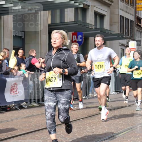 13.09.2026 - 21. swb-Marathon Bremen Strokosch-Dieckow http://msf.ph/oto/10323350 13.09.2026 10:59:52 Ziel 10144, 10175, 10758, 10801, 10810, 10867, 11016, 11071, 11129, 11158, 11159, 11160, 11250, 11259, 11445, 11453, 11524, 11525, 11528, 11547, 11587, 11588, 11589, 11623, 11879, 11907, 12105, 12106, 12123, 12190, 12274, 12291, 12352, 12394, 12530, 12531, 10147, 10175, 10236, 10355, 10669, 10691, 10928, 10929, 11054, 11056, 11089, 11194, 11419, 11427, 11501, 11594, 11637, 11803, 11904, 12138, 12238, 12239, 12242, 12243, 12481 meine-sportfotos.de
