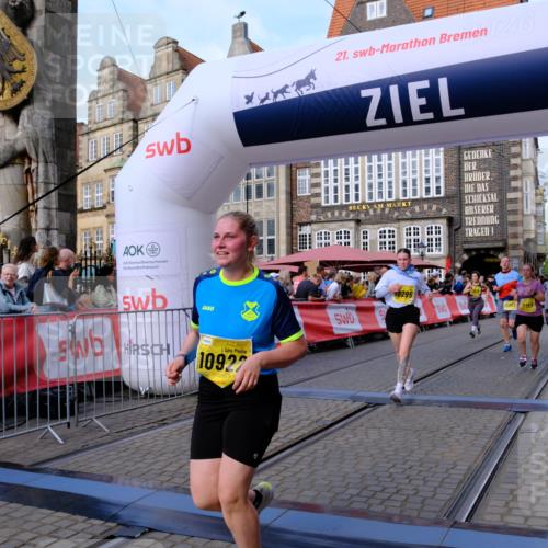 13.09.2026 - 21. swb-Marathon Bremen Tim E. http://msf.ph/oto/10323359 13.09.2026 10:59:45 Ziel 10147, 10377, 10492, 10745, 10922, 11151, 11207, 11500, 11519, 11594, 11873, 12267, 12295, 12481, 12537 meine-sportfotos.de