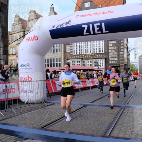 13.09.2026 - 21. swb-Marathon Bremen Tim E. http://msf.ph/oto/10323374 13.09.2026 10:59:46 Ziel 10147, 10377, 10745, 10922, 11151, 11207, 11500, 11519, 11594, 11873, 12267, 12295, 12481, 12527, 12537 meine-sportfotos.de
