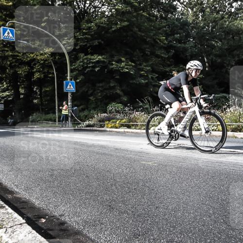 13.09.2026 - Stadtparktriathlon H.Heesch http://msf.ph/oto/10323400 13.09.2026 11:26:36 Radfahren 710 meine-sportfotos.de