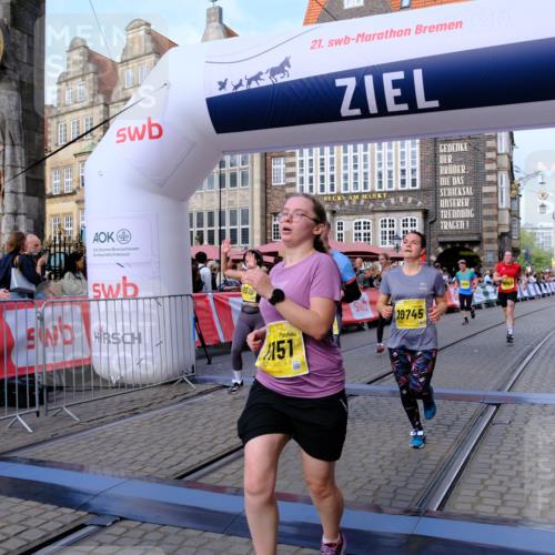 13.09.2026 - 21. swb-Marathon Bremen Tim E. http://msf.ph/oto/10323432 13.09.2026 10:59:47 Ziel 10147, 10377, 10745, 10922, 11151, 11207, 11519, 11594, 11873, 12267, 12295, 12481, 12527, 12537 meine-sportfotos.de