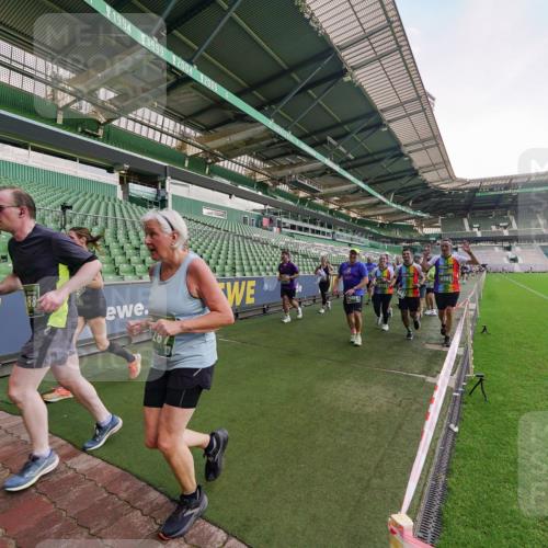 13.09.2026 - 21. swb-Marathon Bremen Michael Burmester http://msf.ph/oto/10323439 13.09.2026 13:25:19 Laufen im Stadion 182, 213, 294, 505, 530, 543, 548, 645, 723, 739, 743, 752, 815, 818, 966, 1273, 1283, 1410, 1443, 1459, 1463, 1471, 1487, 1491, 1504, 1515, 1530, 1561, 1618, 1744, 1828, 1830, 1944, 1953, 2058, 2059, 2095, 2211, 2252, 2267, 2271, 2298, 2308, 2312, 2323, 2354, 2382, 2384, 2465, 2483, 2497, 2506, 2554, 2571, 2591, 2644, 2656, 2675, 2752, 2762, 2776, 2833, 2878, 2896, 2981, 3005, 3062, 3097, 3142, 3172, 3211, 3259, 3298, 3306, 3312, 3329, 3381, 3390, 3433 meine-sportfotos.de