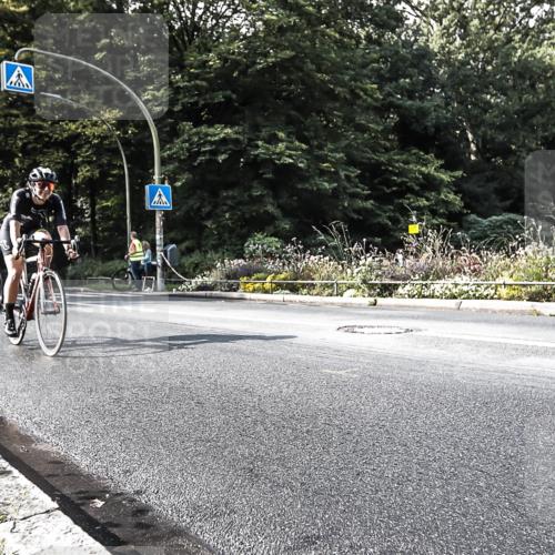 13.09.2026 - Stadtparktriathlon H.Heesch http://msf.ph/oto/10323458 13.09.2026 11:27:10 Radfahren 595, 600, 726 meine-sportfotos.de