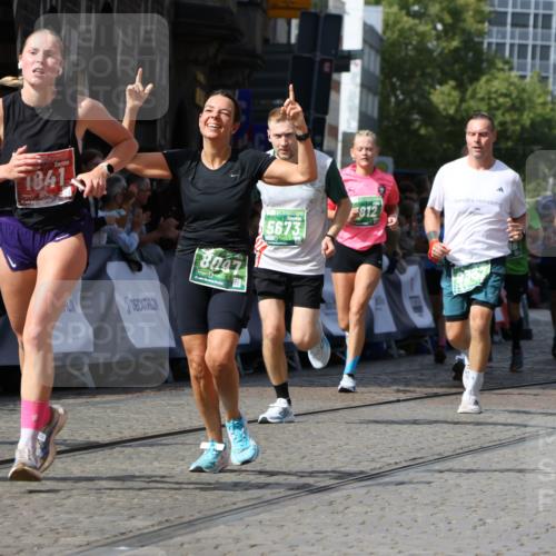 13.09.2026 - 21. swb-Marathon Bremen Strokosch-Dieckow http://msf.ph/oto/10323464 13.09.2026 13:31:10 Ziel 244, 800, 834, 1189, 1533, 1771, 1841, 1926, 1941, 2369, 2902, 2985, 3360, 4251, 4920, 5600, 5681, 5802, 5822, 5900, 6307, 6343, 6523, 7012, 7760, 8543, 8616, 9290, 9507, 9653, 9692, 9699, 9767, 9962, 9976, 13090, 13152, 13215, 217, 1627, 2244, 2602, 3152, 3343, 3392, 3396, 3762, 4477, 5375, 5673, 5720, 5765, 5979, 6147, 6619, 6968, 7001, 7296, 7812, 8035, 8097, 8339, 8342, 8726, 9147, 9337, 9822, 13066 meine-sportfotos.de