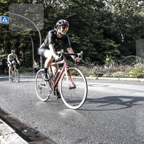 13.09.2026 - Stadtparktriathlon H.Heesch http://msf.ph/oto/10323469 13.09.2026 11:27:10 Radfahren 595, 600, 726 meine-sportfotos.de