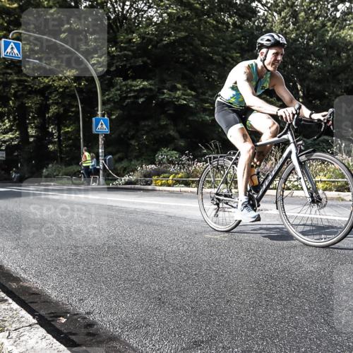 13.09.2026 - Stadtparktriathlon H.Heesch http://msf.ph/oto/10323481 13.09.2026 11:27:10 Radfahren 595, 600, 726 meine-sportfotos.de