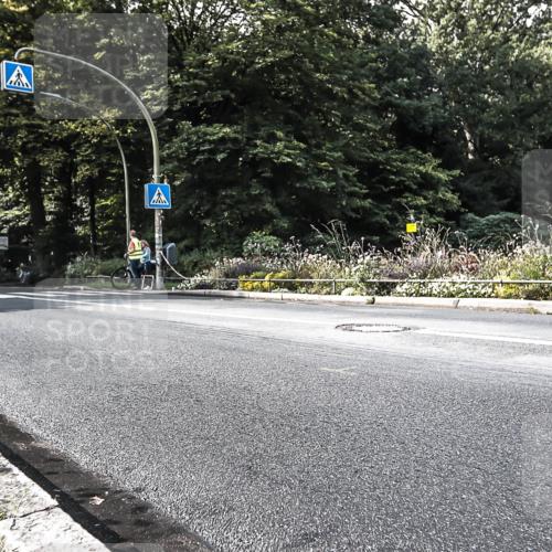 13.09.2026 - Stadtparktriathlon H.Heesch http://msf.ph/oto/10323492 13.09.2026 11:27:12 Radfahren 595, 600, 726 meine-sportfotos.de