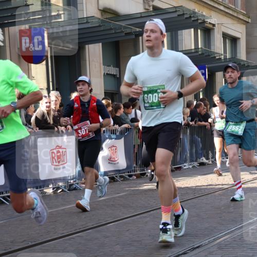 13.09.2026 - 21. swb-Marathon Bremen Strokosch-Dieckow http://msf.ph/oto/10323495 13.09.2026 13:19:02 Ziel 189, 666, 1599, 2390, 2423, 2535, 3182, 3508, 4319, 4455, 4819, 5172, 5371, 6008, 6137, 6633, 7268, 7754, 7945, 8153, 9552, 9638, 9805, 307, 2007, 4120, 4857, 4916, 5277, 6310, 6787, 7104, 7154, 7163, 7602, 7647, 7686, 7791, 9512, 13184 meine-sportfotos.de
