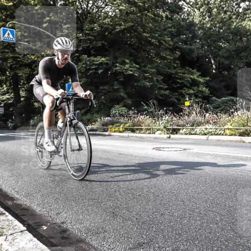 13.09.2026 - Stadtparktriathlon H.Heesch http://msf.ph/oto/10323503 13.09.2026 11:27:13 Radfahren 595, 600, 726 meine-sportfotos.de