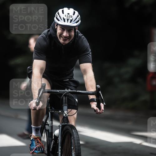 13.09.2026 - Stadtparktriathlon H.Heesch http://msf.ph/oto/10323526 13.09.2026 13:10:05 Radfahren 1329, 1349, 1426 meine-sportfotos.de