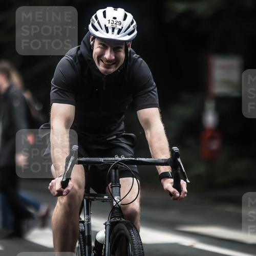 13.09.2026 - Stadtparktriathlon H.Heesch http://msf.ph/oto/10323533 13.09.2026 13:10:05 Radfahren 1329, 1349, 1426 meine-sportfotos.de