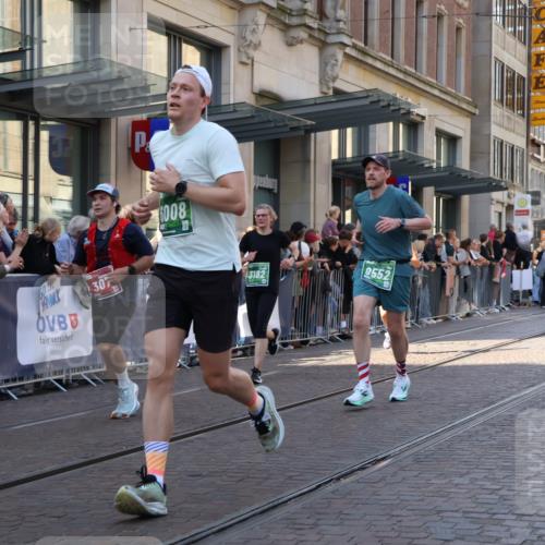 13.09.2026 - 21. swb-Marathon Bremen Strokosch-Dieckow http://msf.ph/oto/10323539 13.09.2026 13:19:02 Ziel 189, 666, 1599, 2390, 2423, 2535, 3182, 3508, 4319, 4455, 4819, 5172, 5371, 6008, 6137, 6633, 7268, 7754, 7945, 8153, 9552, 9638, 9805, 307, 2007, 4120, 4857, 4916, 5277, 6310, 6787, 7104, 7154, 7163, 7602, 7647, 7686, 7791, 9512, 13184 meine-sportfotos.de