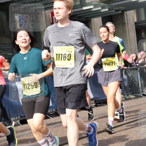 13.09.2026 - 21. swb-Marathon Bremen Strokosch-Dieckow http://msf.ph/oto/10323547 13.09.2026 10:59:55 Ziel 10144, 10677, 10758, 10801, 10810, 11016, 11045, 11071, 11129, 11158, 11159, 11160, 11250, 11259, 11445, 11453, 11524, 11525, 11528, 11547, 11587, 11588, 11589, 11623, 11907, 12105, 12106, 12123, 12190, 12274, 12291, 12352, 12394, 12530, 12531, 10175, 10236, 10355, 10669, 10691, 10867, 10928, 10929, 11054, 11056, 11089, 11194, 11250, 11419, 11427, 11445, 11501, 11594, 11637, 11803, 11879, 11904, 12138, 12238, 12239, 12242, 12243 meine-sportfotos.de