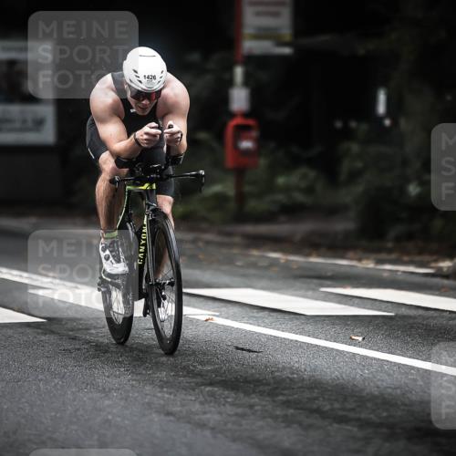 13.09.2026 - Stadtparktriathlon H.Heesch http://msf.ph/oto/10323550 13.09.2026 13:10:08 Radfahren 1329, 1426 meine-sportfotos.de