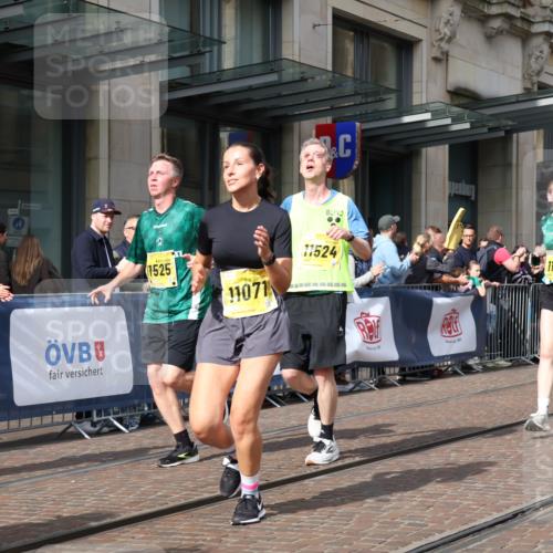 13.09.2026 - 21. swb-Marathon Bremen Strokosch-Dieckow http://msf.ph/oto/10323584 13.09.2026 10:59:56 Ziel 10144, 10677, 10758, 10801, 10810, 11016, 11045, 11071, 11129, 11158, 11159, 11160, 11259, 11453, 11524, 11525, 11528, 11547, 11587, 11588, 11589, 11623, 11907, 12105, 12106, 12123, 12190, 12274, 12291, 12352, 12394, 12530, 12531, 10175, 10236, 10355, 10669, 10691, 10867, 10928, 10929, 11054, 11056, 11089, 11194, 11250, 11419, 11427, 11445, 11501, 11637, 11803, 11879, 11904, 12138, 12238, 12239, 12242, 12243 meine-sportfotos.de