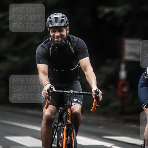 13.09.2026 - Stadtparktriathlon H.Heesch http://msf.ph/oto/10323597 13.09.2026 13:10:15 Radfahren 1229, 1255, 1262, 1375, 1395, 1396 meine-sportfotos.de