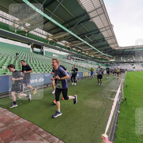 13.09.2026 - 21. swb-Marathon Bremen Michael Burmester http://msf.ph/oto/10323621 13.09.2026 13:25:38 Laufen im Stadion 202, 213, 294, 505, 530, 543, 548, 645, 723, 752, 815, 818, 966, 1283, 1410, 1443, 1459, 1463, 1473, 1487, 1491, 1504, 1515, 1530, 1561, 1618, 1744, 1828, 1830, 1953, 2058, 2059, 2095, 2211, 2267, 2271, 2298, 2308, 2312, 2323, 2354, 2382, 2384, 2483, 2497, 2506, 2508, 2554, 2558, 2571, 2591, 2592, 2644, 2656, 2675, 2752, 2762, 2833, 2878, 2896, 2970, 2981, 3005, 3047, 3062, 3097, 3142, 3172, 3211, 3259, 3298, 3306, 3329, 3359, 3381, 3390, 3433 meine-sportfotos.de