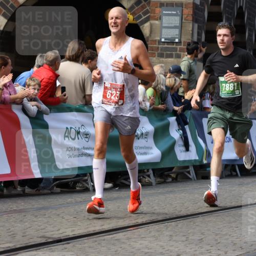 13.09.2026 - 21. swb-Marathon Bremen Strokosch-Dieckow http://msf.ph/oto/10323639 13.09.2026 13:10:29 Ziel 538, 623, 957, 2020, 4781, 5627, 8064, 9817, 1181, 1498, 1554, 2347, 2605, 4727, 5066, 5152, 5620, 5648, 6267, 7881 meine-sportfotos.de