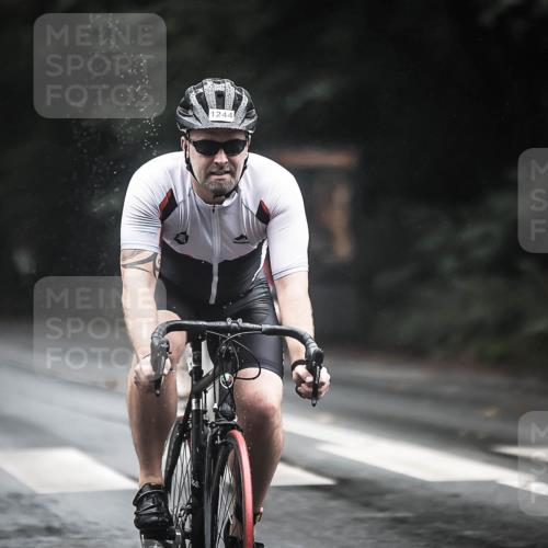 13.09.2026 - Stadtparktriathlon H.Heesch http://msf.ph/oto/10323689 13.09.2026 12:41:04 Radfahren 1160, 1166, 1191, 1205, 1241, 1244, 1308 meine-sportfotos.de