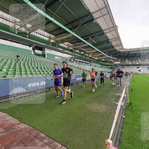13.09.2026 - 21. swb-Marathon Bremen Michael Burmester http://msf.ph/oto/10323723 13.09.2026 13:25:51 Laufen im Stadion 202, 213, 294, 505, 530, 543, 645, 723, 815, 818, 833, 966, 1077, 1283, 1410, 1443, 1459, 1463, 1473, 1487, 1491, 1504, 1515, 1530, 1561, 1618, 1744, 1828, 1830, 1953, 2058, 2059, 2095, 2211, 2267, 2271, 2273, 2298, 2308, 2323, 2354, 2382, 2384, 2428, 2497, 2506, 2508, 2554, 2558, 2576, 2591, 2592, 2644, 2656, 2675, 2752, 2762, 2817, 2833, 2878, 2896, 2965, 2970, 2981, 3005, 3047, 3062, 3097, 3142, 3172, 3211, 3259, 3298, 3306, 3329, 3359, 3390, 3433, 3629 meine-sportfotos.de