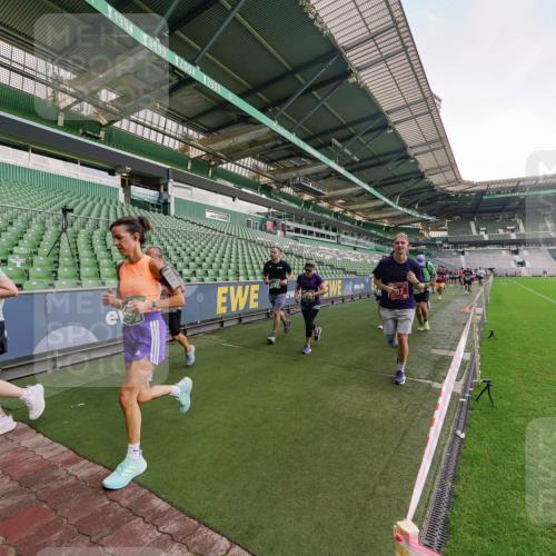 13.09.2026 - 21. swb-Marathon Bremen Michael Burmester http://msf.ph/oto/10323743 13.09.2026 13:25:53 Laufen im Stadion 202, 213, 294, 505, 530, 543, 645, 723, 815, 818, 833, 966, 1077, 1283, 1410, 1443, 1459, 1473, 1487, 1491, 1504, 1515, 1530, 1561, 1618, 1744, 1828, 1830, 1953, 2058, 2059, 2211, 2267, 2271, 2273, 2298, 2308, 2354, 2382, 2384, 2428, 2497, 2506, 2508, 2554, 2558, 2576, 2591, 2592, 2644, 2656, 2675, 2752, 2762, 2817, 2833, 2878, 2896, 2965, 2970, 2981, 3005, 3047, 3062, 3097, 3142, 3172, 3211, 3259, 3298, 3306, 3329, 3359, 3390, 3433, 3629 meine-sportfotos.de