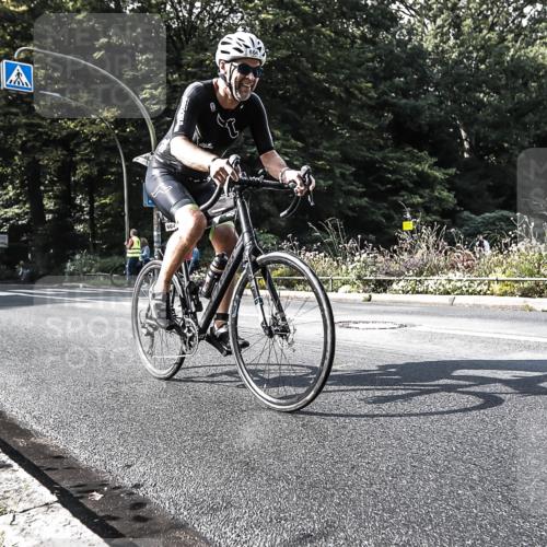 13.09.2026 - Stadtparktriathlon H.Heesch http://msf.ph/oto/10323764 13.09.2026 11:27:28 Radfahren 664, 718 meine-sportfotos.de