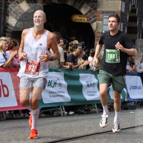 13.09.2026 - 21. swb-Marathon Bremen Strokosch-Dieckow http://msf.ph/oto/10323768 13.09.2026 13:10:30 Ziel 538, 623, 957, 2020, 4781, 5627, 8064, 9817, 1181, 1498, 1554, 2347, 2605, 4727, 5066, 5152, 5620, 5648, 6267 meine-sportfotos.de