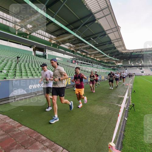 13.09.2026 - 21. swb-Marathon Bremen Michael Burmester http://msf.ph/oto/10323795 13.09.2026 13:25:59 Laufen im Stadion 202, 213, 294, 390, 505, 530, 543, 645, 723, 815, 818, 833, 966, 1077, 1283, 1410, 1443, 1459, 1473, 1487, 1491, 1504, 1515, 1530, 1561, 1618, 1744, 1828, 1830, 1953, 2058, 2059, 2211, 2267, 2271, 2273, 2298, 2308, 2309, 2354, 2382, 2384, 2428, 2497, 2506, 2508, 2554, 2558, 2576, 2582, 2591, 2592, 2644, 2656, 2675, 2752, 2762, 2817, 2833, 2878, 2896, 2965, 2970, 2981, 3005, 3047, 3062, 3084, 3097, 3142, 3172, 3211, 3259, 3306, 3329, 3359, 3390, 3433, 3629 meine-sportfotos.de