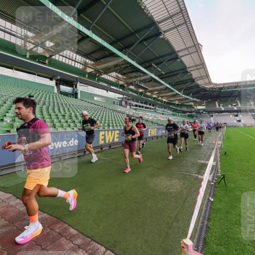 13.09.2026 - 21. swb-Marathon Bremen Michael Burmester http://msf.ph/oto/10323805 13.09.2026 13:26:00 Laufen im Stadion 202, 213, 294, 390, 505, 530, 543, 645, 723, 815, 818, 833, 966, 1077, 1283, 1410, 1443, 1459, 1473, 1487, 1491, 1504, 1515, 1530, 1561, 1618, 1744, 1828, 1830, 1953, 2058, 2059, 2211, 2267, 2271, 2273, 2298, 2308, 2309, 2354, 2382, 2384, 2428, 2497, 2506, 2508, 2554, 2558, 2576, 2582, 2591, 2592, 2644, 2656, 2675, 2752, 2762, 2817, 2833, 2878, 2896, 2965, 2970, 2981, 3005, 3047, 3062, 3084, 3097, 3142, 3172, 3211, 3259, 3306, 3329, 3359, 3390, 3433, 3629 meine-sportfotos.de