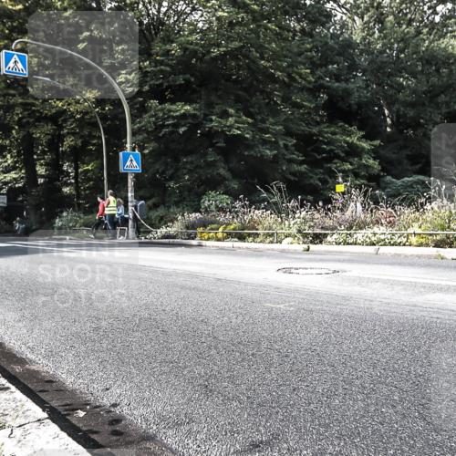 13.09.2026 - Stadtparktriathlon H.Heesch http://msf.ph/oto/10323806 13.09.2026 11:27:31 Radfahren 647, 664 meine-sportfotos.de
