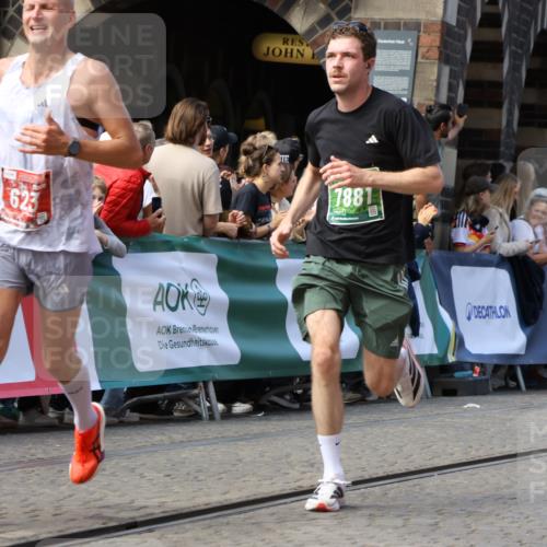 13.09.2026 - 21. swb-Marathon Bremen Strokosch-Dieckow http://msf.ph/oto/10323825 13.09.2026 13:10:30 Ziel 538, 623, 957, 2020, 4781, 5627, 8064, 9817, 1181, 1498, 1554, 2347, 2605, 4727, 5066, 5152, 5620, 5648, 6267 meine-sportfotos.de