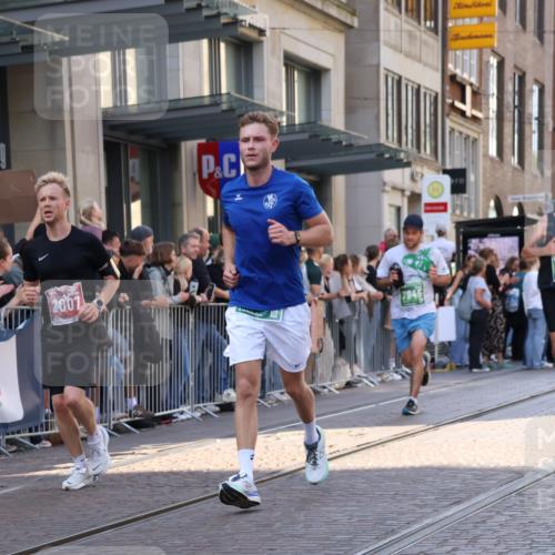 13.09.2026 - 21. swb-Marathon Bremen Strokosch-Dieckow http://msf.ph/oto/10323851 13.09.2026 13:19:10 Ziel 926, 1232, 1535, 1599, 2423, 2535, 3182, 3508, 4319, 4455, 4977, 4978, 5371, 6008, 6633, 7037, 7140, 7268, 7754, 7945, 8153, 8185, 9552, 9638, 9805, 13163, 189, 307, 666, 1599, 2007, 2390, 4819, 4857, 4916, 5172, 5277, 6137, 6310, 6633, 7154, 7602, 7647, 7686, 7791, 9512, 13184 meine-sportfotos.de
