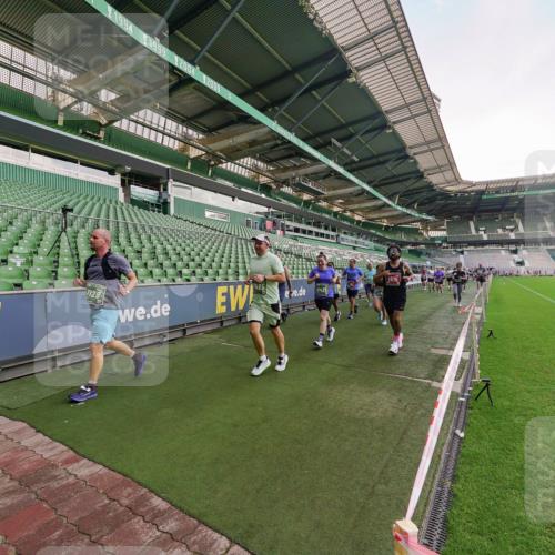 13.09.2026 - 21. swb-Marathon Bremen Michael Burmester http://msf.ph/oto/10323865 13.09.2026 13:26:08 Laufen im Stadion 202, 213, 294, 390, 505, 530, 543, 645, 815, 818, 833, 966, 1077, 1283, 1410, 1443, 1459, 1473, 1487, 1491, 1504, 1515, 1530, 1561, 1618, 1744, 1828, 1830, 1953, 2058, 2059, 2267, 2271, 2273, 2298, 2308, 2309, 2354, 2382, 2384, 2428, 2506, 2508, 2542, 2554, 2558, 2576, 2582, 2591, 2592, 2656, 2675, 2752, 2762, 2817, 2833, 2878, 2896, 2965, 2970, 2981, 3005, 3047, 3062, 3084, 3097, 3142, 3172, 3211, 3259, 3329, 3359, 3390, 3433, 3629 meine-sportfotos.de