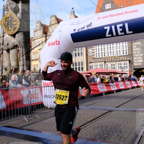 13.09.2026 - 21. swb-Marathon Bremen Tim E. http://msf.ph/oto/10323867 13.09.2026 10:59:55 Ziel 10147, 10355, 10669, 10745, 10922, 10928, 10929, 11151, 11194, 11207, 11419, 11501, 11519, 11594, 12138, 12295, 12480, 12481, 12527 meine-sportfotos.de