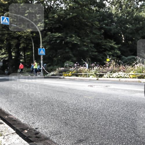 13.09.2026 - Stadtparktriathlon H.Heesch http://msf.ph/oto/10323875 13.09.2026 11:27:35 Radfahren 597, 612, 647, 812 meine-sportfotos.de