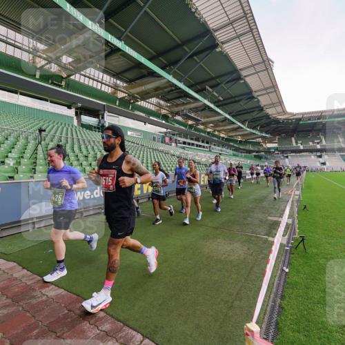 13.09.2026 - 21. swb-Marathon Bremen Michael Burmester http://msf.ph/oto/10323879 13.09.2026 13:26:09 Laufen im Stadion 202, 213, 294, 390, 505, 530, 543, 645, 815, 818, 833, 966, 1077, 1283, 1410, 1443, 1459, 1473, 1487, 1491, 1504, 1515, 1530, 1561, 1618, 1744, 1828, 1830, 1953, 2058, 2059, 2267, 2271, 2273, 2298, 2308, 2309, 2354, 2382, 2384, 2388, 2428, 2506, 2508, 2542, 2554, 2558, 2576, 2582, 2591, 2592, 2656, 2675, 2752, 2762, 2817, 2833, 2878, 2896, 2965, 2970, 2981, 3005, 3047, 3062, 3084, 3097, 3142, 3172, 3211, 3259, 3329, 3359, 3390, 3433, 3629 meine-sportfotos.de