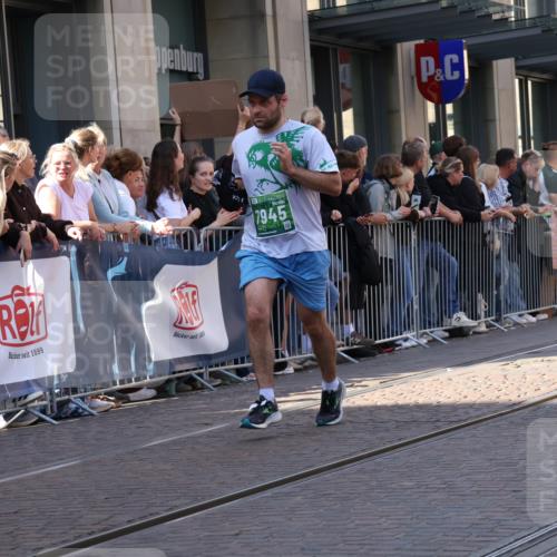 13.09.2026 - 21. swb-Marathon Bremen Strokosch-Dieckow http://msf.ph/oto/10323918 13.09.2026 13:19:12 Ziel 926, 1010, 1232, 1468, 1535, 2423, 3182, 3508, 4319, 4455, 4977, 4978, 5371, 6008, 7037, 7140, 7268, 7754, 7945, 8153, 8185, 9552, 9638, 9805, 13163, 189, 307, 666, 1599, 2007, 2390, 2535, 3508, 4819, 4857, 4916, 5172, 5277, 6137, 6310, 6633, 7154, 7647, 7686, 7791, 9512, 9805, 13184 meine-sportfotos.de