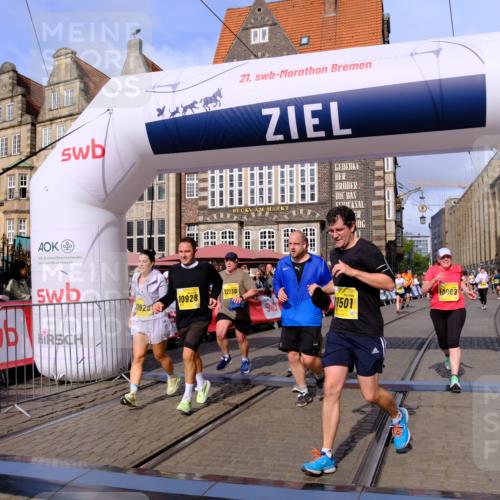 13.09.2026 - 21. swb-Marathon Bremen Tim E. http://msf.ph/oto/10323968 13.09.2026 10:59:59 Ziel 10147, 10236, 10355, 10669, 10745, 10928, 10929, 11054, 11056, 11089, 11194, 11207, 11419, 11501, 11519, 11594, 11803, 12138, 12242, 12243, 12480, 12481, 12527 meine-sportfotos.de