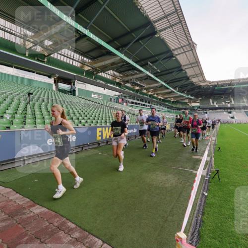 13.09.2026 - 21. swb-Marathon Bremen Michael Burmester http://msf.ph/oto/10324031 13.09.2026 13:26:25 Laufen im Stadion 186, 202, 213, 364, 390, 530, 543, 645, 815, 818, 833, 966, 1077, 1283, 1410, 1443, 1459, 1473, 1487, 1504, 1530, 1561, 1618, 1700, 1744, 1828, 1830, 1953, 2058, 2059, 2271, 2273, 2298, 2308, 2309, 2354, 2382, 2384, 2388, 2404, 2428, 2506, 2507, 2508, 2542, 2558, 2576, 2582, 2591, 2592, 2656, 2675, 2748, 2752, 2762, 2817, 2833, 2875, 2878, 2896, 2965, 2970, 2981, 3005, 3047, 3050, 3062, 3084, 3097, 3142, 3172, 3259, 3329, 3359, 3390, 3433, 3540, 3629, 3756 meine-sportfotos.de