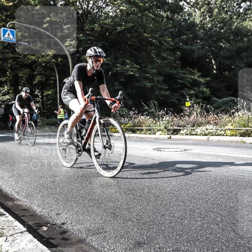 13.09.2026 - Stadtparktriathlon H.Heesch http://msf.ph/oto/10324041 13.09.2026 11:27:45 Radfahren 709, 786, 808, 817 meine-sportfotos.de