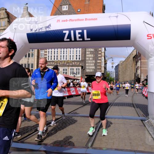 13.09.2026 - 21. swb-Marathon Bremen Tim E. http://msf.ph/oto/10324043 13.09.2026 11:00:00 Ziel 10147, 10236, 10355, 10669, 10928, 10929, 11054, 11056, 11089, 11194, 11419, 11501, 11594, 11803, 12138, 12242, 12243, 12480, 12481, 12527 meine-sportfotos.de