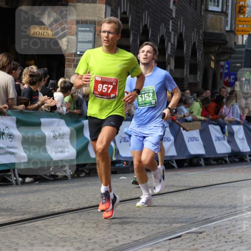 13.09.2026 - 21. swb-Marathon Bremen Strokosch-Dieckow http://msf.ph/oto/10324077 13.09.2026 13:10:37 Ziel 604, 957, 1277, 3959, 5532, 8033, 8064, 8709, 384, 1385, 1498, 2347, 4023, 5066, 5152, 5155, 5168, 5314, 5387, 5648, 7115, 7136, 9659, 13248 meine-sportfotos.de