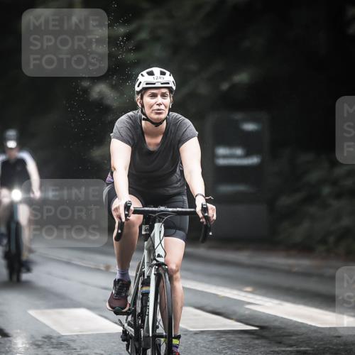 13.09.2026 - Stadtparktriathlon H.Heesch http://msf.ph/oto/10324083 13.09.2026 12:41:39 Radfahren 1058, 1085, 1086, 1094, 1187, 1243, 1249, 1264 meine-sportfotos.de