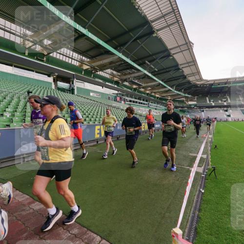 13.09.2026 - 21. swb-Marathon Bremen Michael Burmester http://msf.ph/oto/10324084 13.09.2026 13:26:31 Laufen im Stadion 186, 202, 364, 390, 530, 543, 645, 815, 818, 833, 966, 1077, 1283, 1410, 1412, 1443, 1459, 1473, 1487, 1504, 1530, 1561, 1618, 1700, 1744, 1828, 1830, 1953, 2058, 2059, 2273, 2298, 2308, 2309, 2354, 2382, 2384, 2388, 2404, 2428, 2506, 2507, 2508, 2542, 2558, 2576, 2582, 2591, 2592, 2656, 2675, 2748, 2752, 2762, 2817, 2875, 2878, 2896, 2923, 2965, 2970, 2981, 3045, 3047, 3050, 3062, 3084, 3097, 3142, 3172, 3184, 3259, 3329, 3359, 3433, 3540, 3629, 3756 meine-sportfotos.de