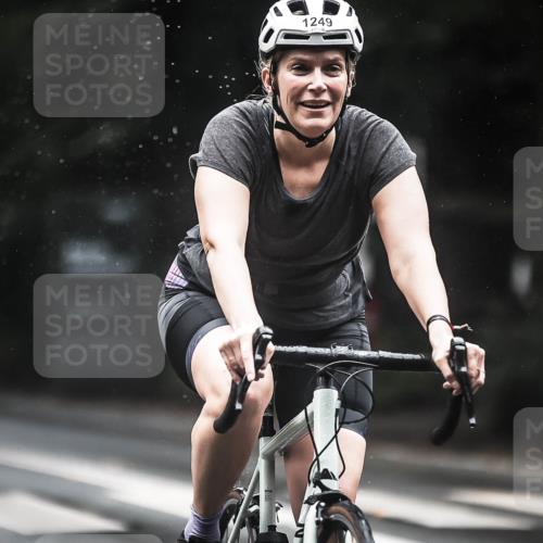 13.09.2026 - Stadtparktriathlon H.Heesch http://msf.ph/oto/10324107 13.09.2026 12:41:39 Radfahren 1058, 1085, 1086, 1094, 1187, 1243, 1249, 1264 meine-sportfotos.de